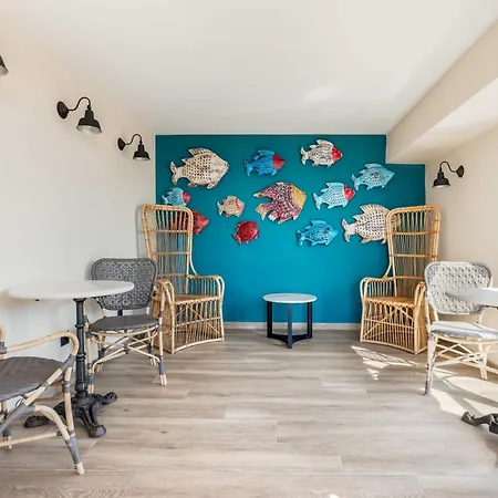 Ξενοδοχείο Metropol 4*