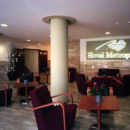 酒店 Metropol 滨海略雷特