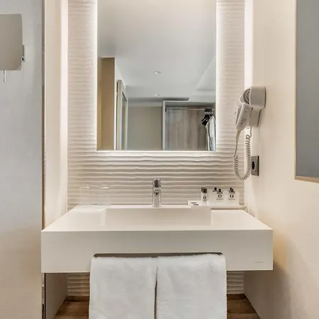 Metropol Hotel 4*